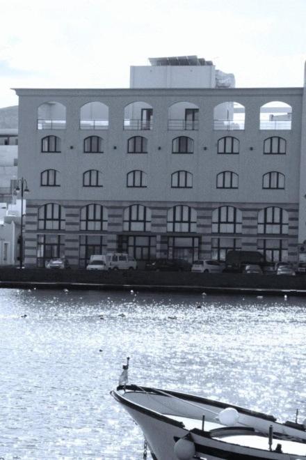 פנטלריה Yacht Marina Hotel מראה חיצוני תמונה
